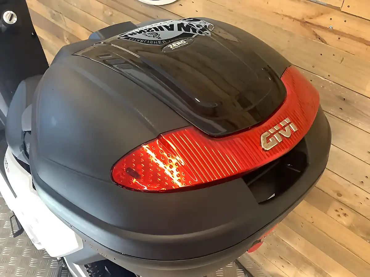 Used 2026 Zero LS1 White - Interior and Exterior details 13