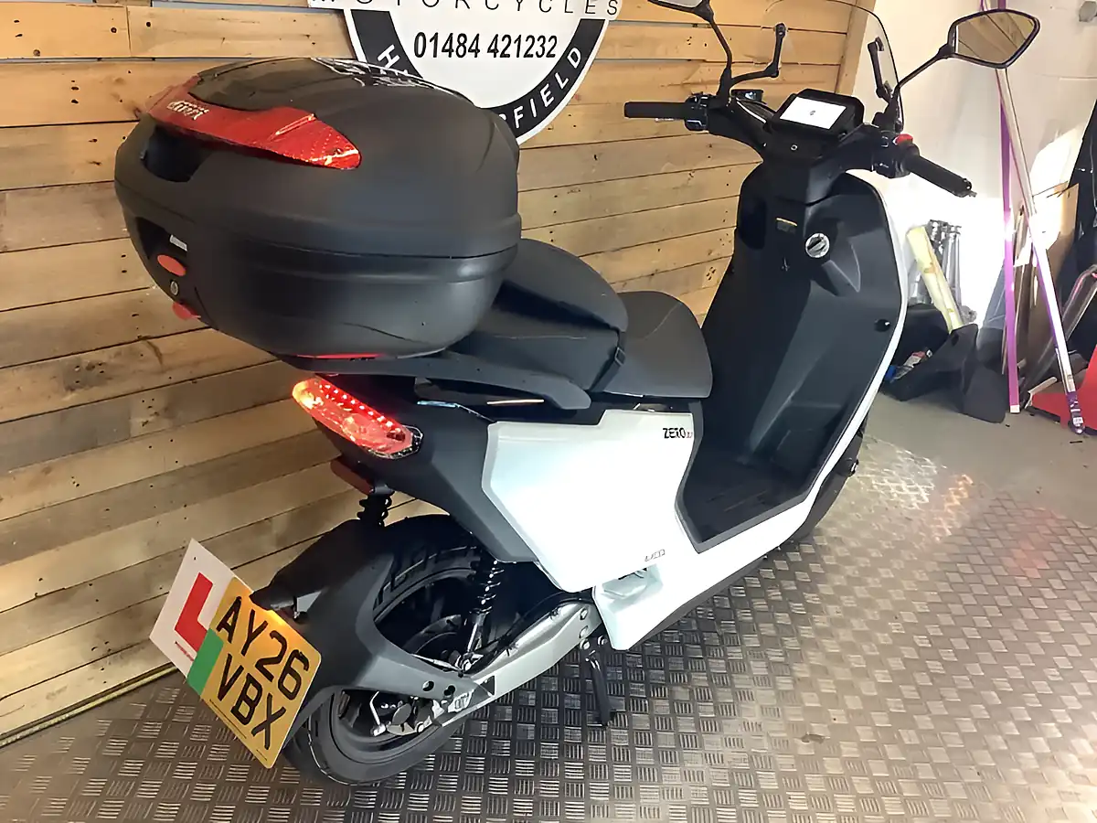 Used 2026 Zero LS1 White - Interior and Exterior details 4