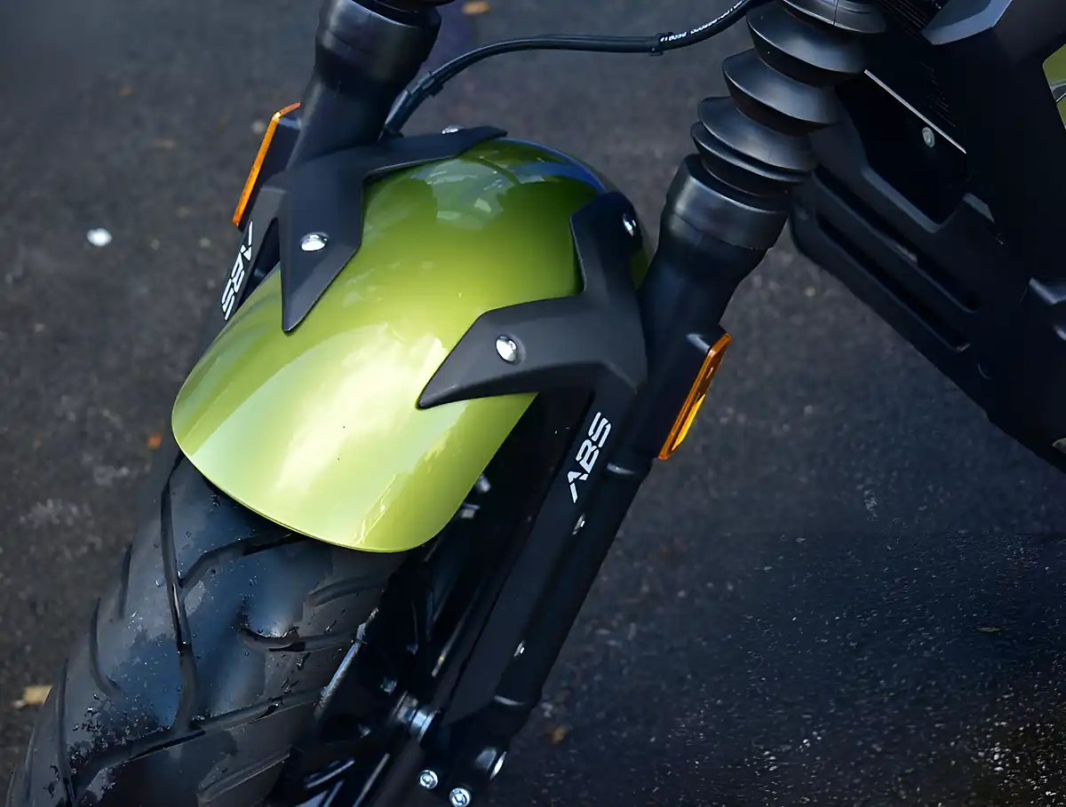 Used 2026 Zontes Zt125-C Custom Cruiser Yellow - Interior and Exterior details 11