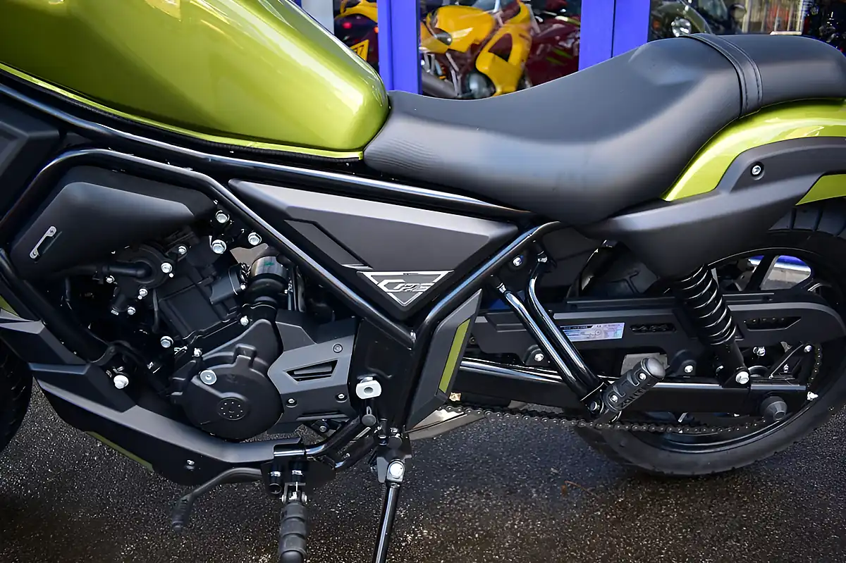 Used 2026 Zontes Zt125-C Custom Cruiser Yellow - Interior and Exterior details 14