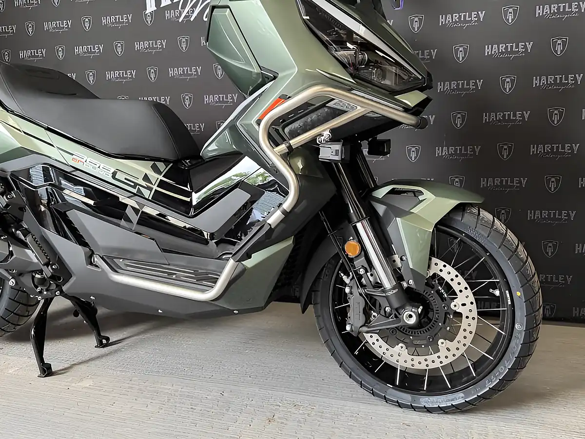 Used 2026 Zontes ZT368T-G Green and Grey - Interior and Exterior details 4