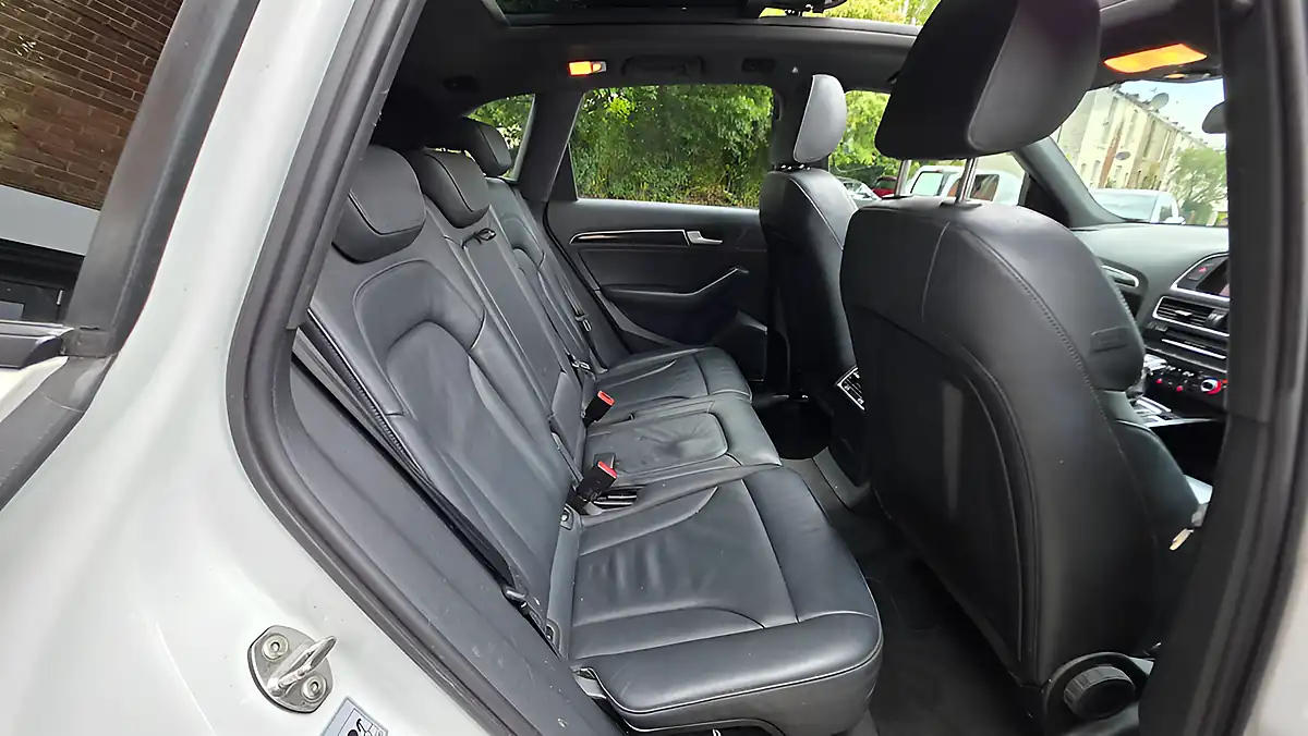 Used 2027 Audi Q5 S Line Plus White - Interior and Exterior details 12