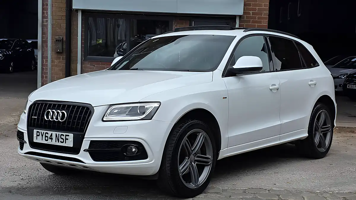 Used 2027 Audi Q5 S Line Plus White - Interior and Exterior details 3