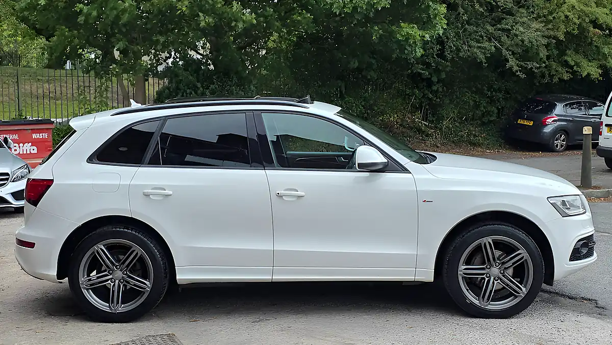 Used 2027 Audi Q5 S Line Plus White - Interior and Exterior details 7