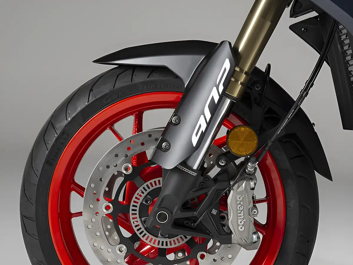Used 2027 Benelli Trk 902 Stradale Oxide Green - Interior and Exterior details 15