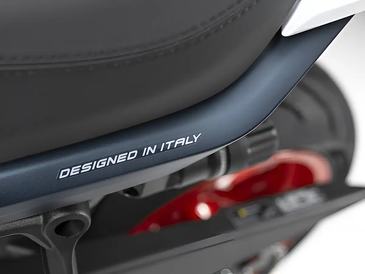 Used 2027 Benelli Trk 902 Stradale Oxide Green - Interior and Exterior details 18