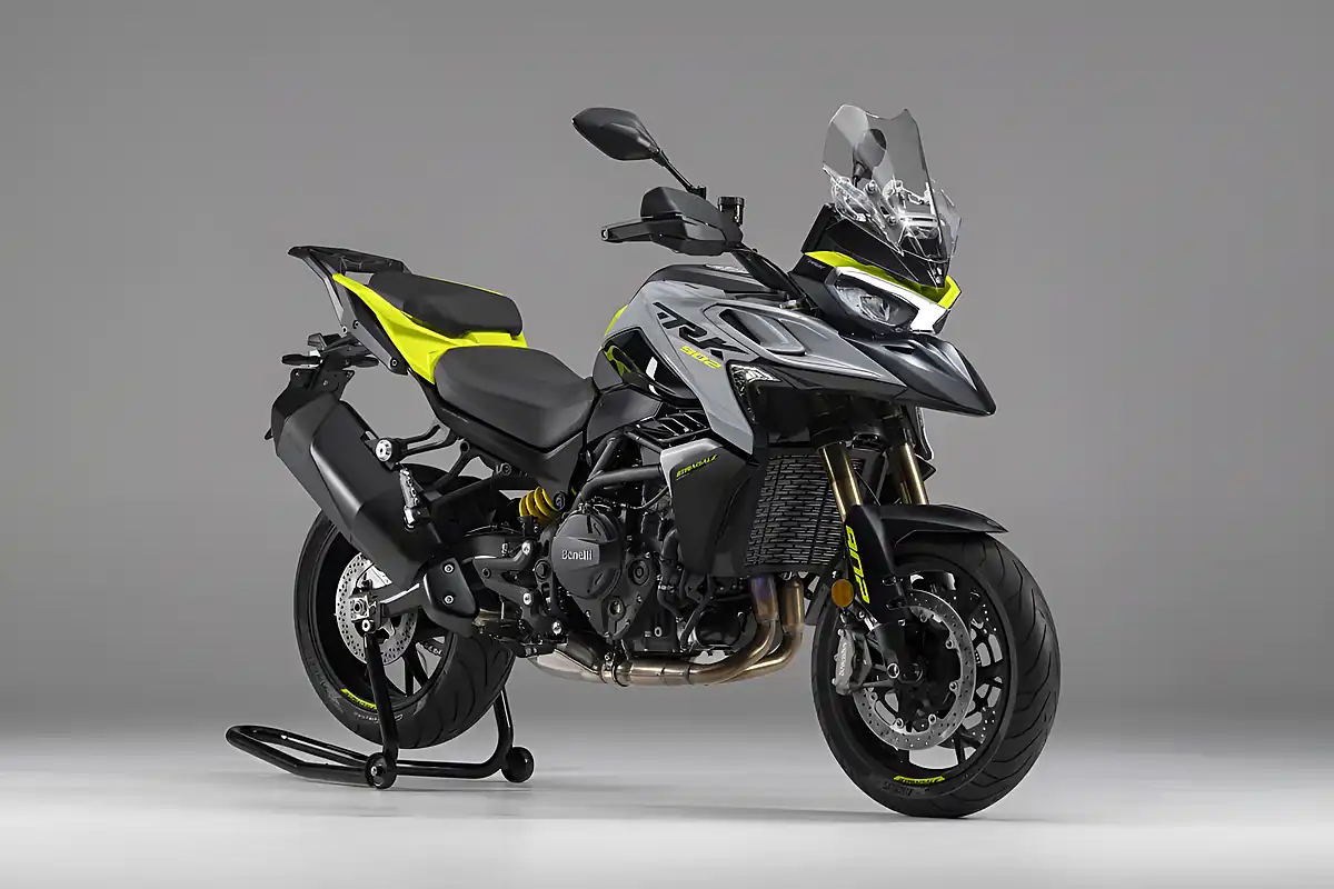Used 2027 Benelli Trk 902 Stradale Oxide Green - Interior and Exterior details 2