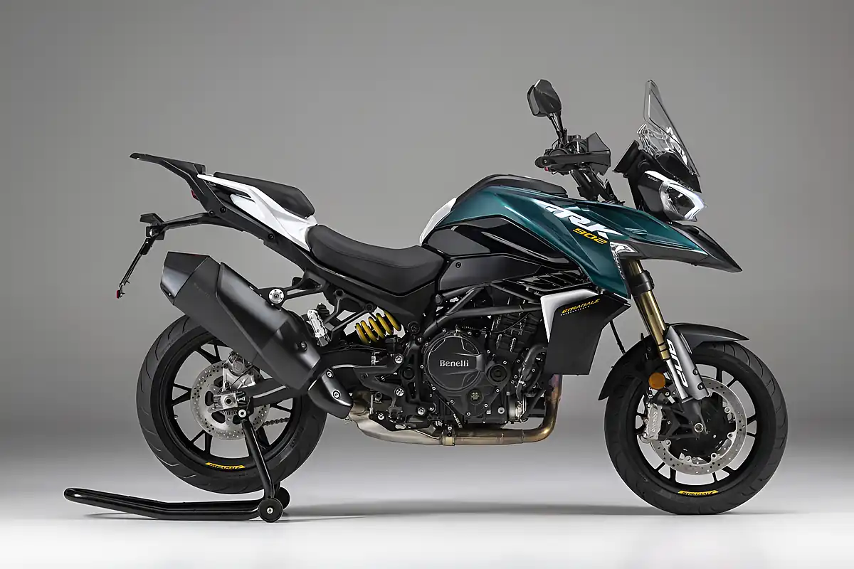 Used 2027 Benelli Trk 902 Stradale Oxide Green - Front View