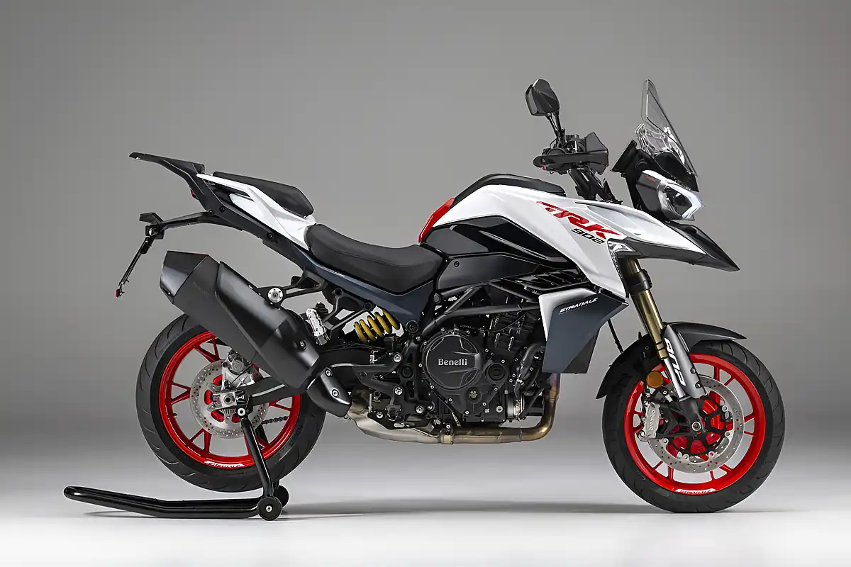 Used 2027 Benelli Trk 902 Stradale Oxide Green - Interior and Exterior details 3