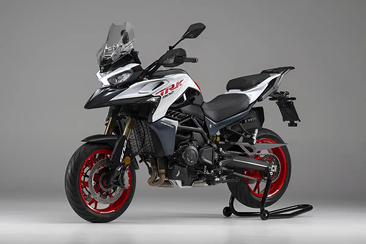 Used 2027 Benelli Trk 902 Stradale Oxide Green - Interior and Exterior details 4