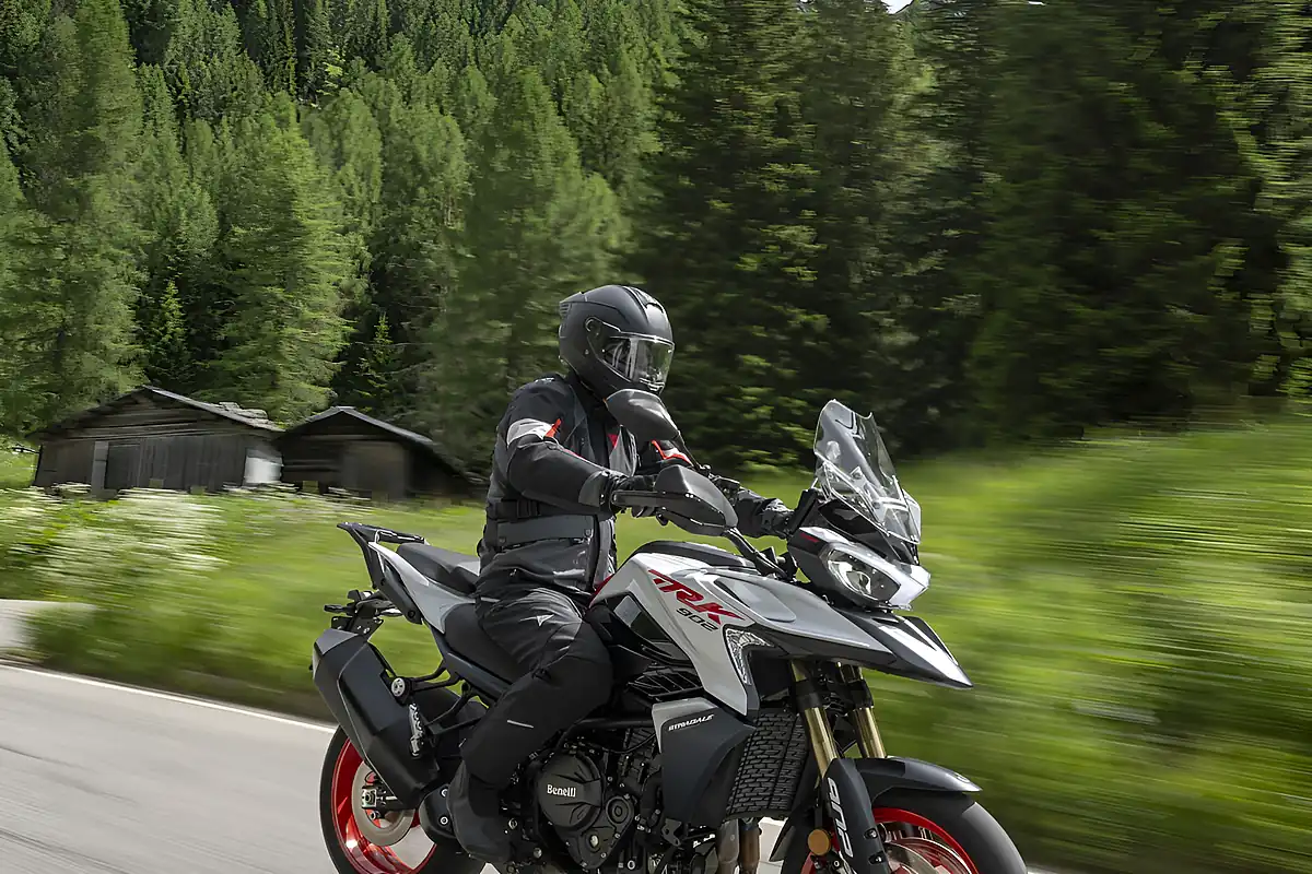Used 2027 Benelli Trk 902 Stradale Oxide Green - Interior and Exterior details 10