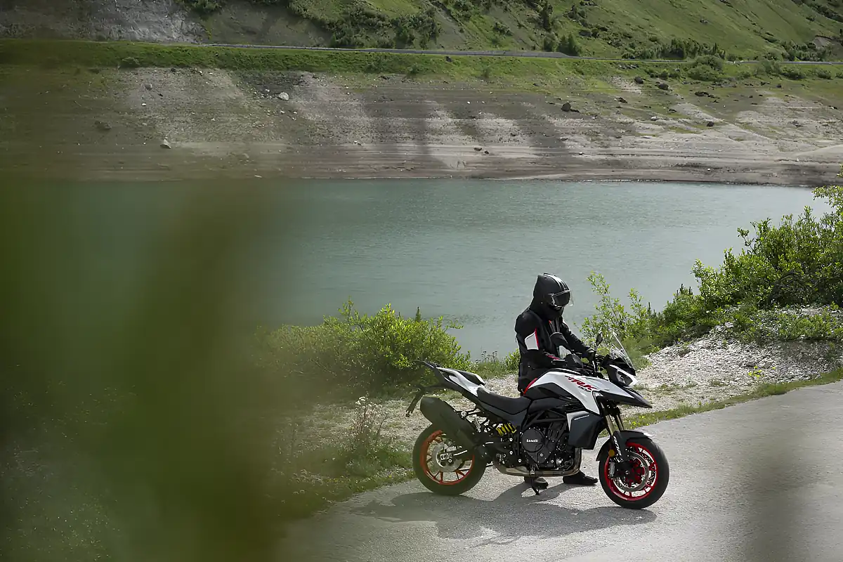 Used 2027 Benelli Trk 902 Stradale Oxide Green - Interior and Exterior details 11