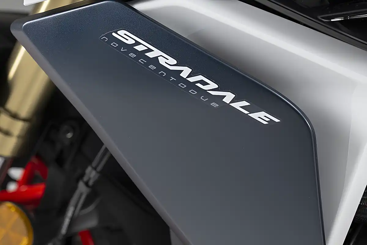 Used 2027 Benelli Trk 902 Stradale Oxide Green - Interior and Exterior details 4