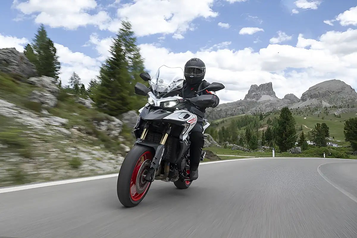 Used 2027 Benelli Trk 902 Stradale Oxide Green - Interior and Exterior details 6