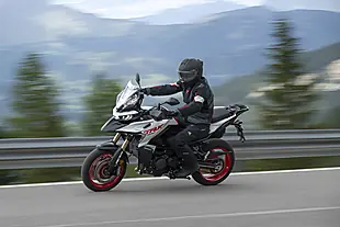 Used 2027 Benelli Trk 902 Stradale Oxide Green - Interior and Exterior details 9