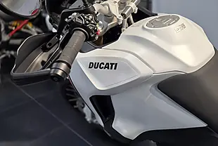 Used 2027 Ducati Desertx V2 - Interior and Exterior details 16