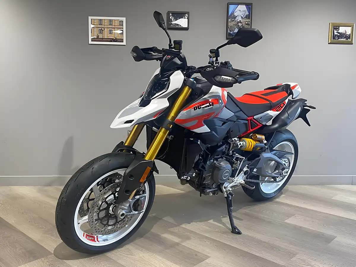 Used 2027 Ducati Hypermotard Sp - Interior and Exterior details 4