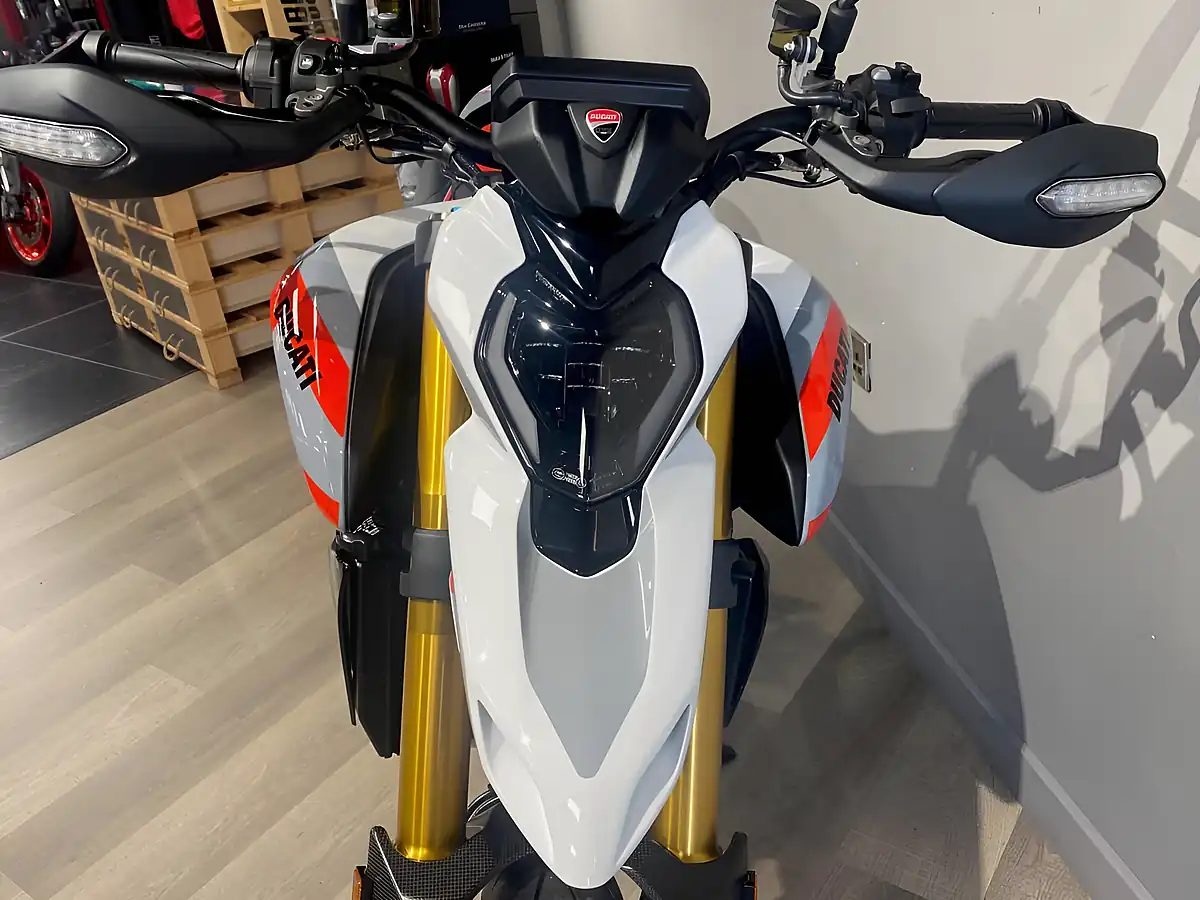Used 2027 Ducati Hypermotard Sp - Interior and Exterior details 6