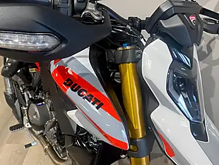 Used 2027 Ducati Hypermotard Sp - Interior and Exterior details 8