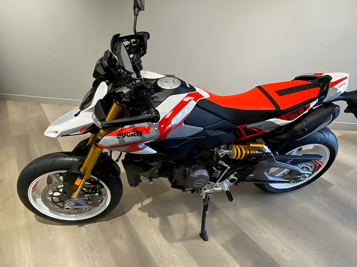 Used 2027 Ducati Multistrada V2 V2st Red Red - Interior and Exterior details 12
