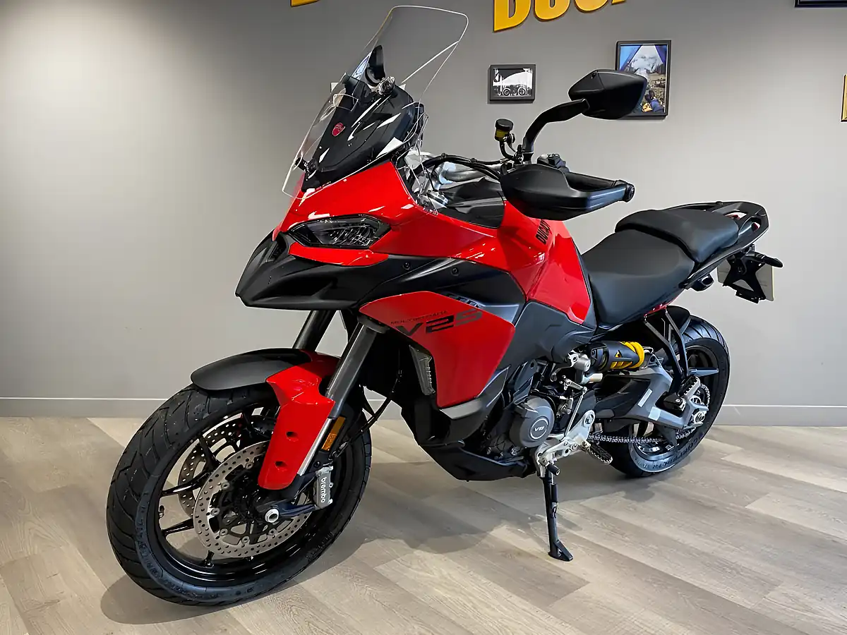 Used 2027 Ducati Multistrada V2 V2st Red Red - Interior and Exterior details 4