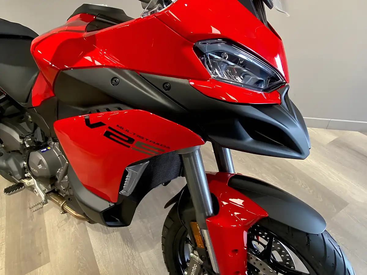 Used 2027 Ducati Multistrada V2 V2st Red Red - Interior and Exterior details 8