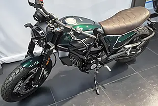 Used 2027 Ducati Scrambler Nightshift Emerald Green - Interior and Exterior details 10