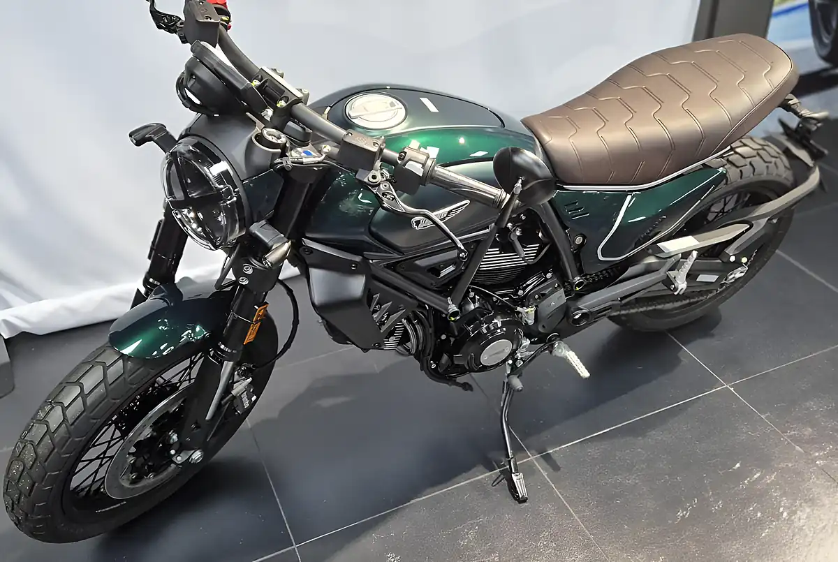Used 2027 Ducati Scrambler Nightshift Emerald Green - Interior and Exterior details 10