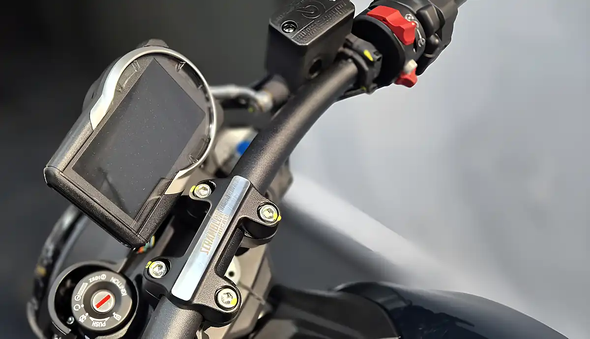 Used 2027 Ducati Scrambler Nightshift Emerald Green - Interior and Exterior details 12
