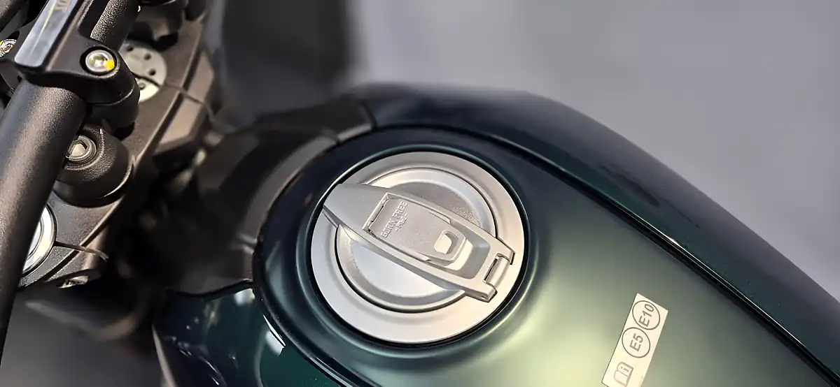 Used 2027 Ducati Scrambler Nightshift Emerald Green - Interior and Exterior details 13