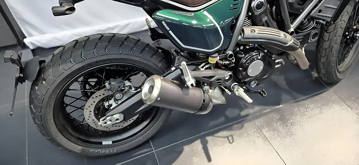 Used 2027 Ducati Scrambler Nightshift Emerald Green - Interior and Exterior details 3
