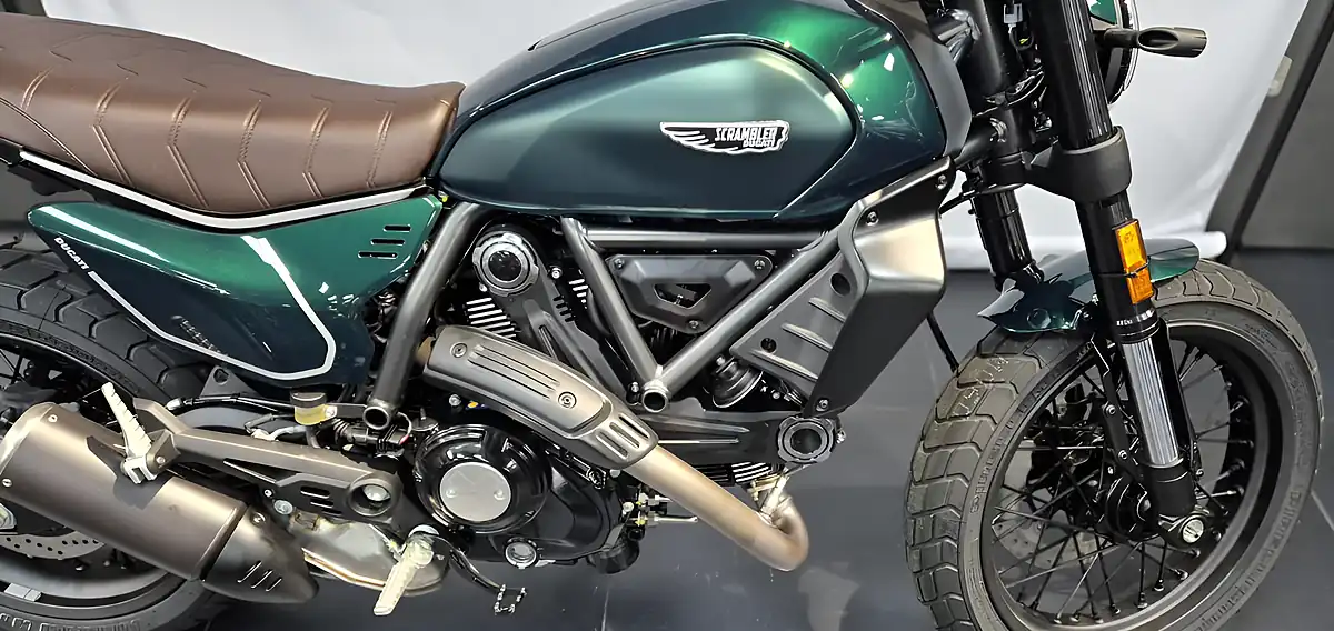 Used 2027 Ducati Scrambler Nightshift Emerald Green - Interior and Exterior details 6
