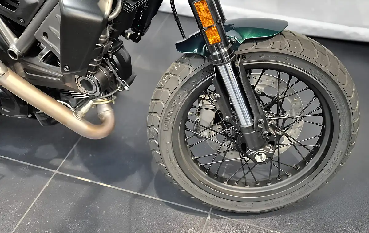 Used 2027 Ducati Scrambler Nightshift Emerald Green - Interior and Exterior details 7