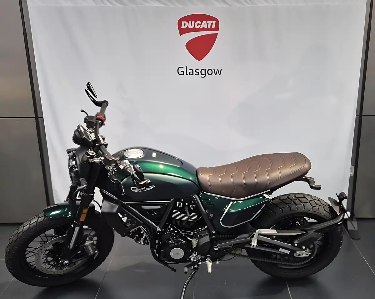 Used 2027 Ducati Scrambler Nightshift Emerald Green - Interior and Exterior details 9