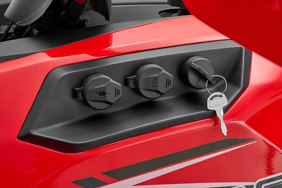 Used 2027 Qjmotor Sfa 500 Ag Red - Interior and Exterior details 8