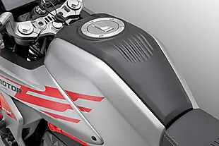 Used 2027 Qjmotor Srk 125 E Red / Silver - Interior and Exterior details 4