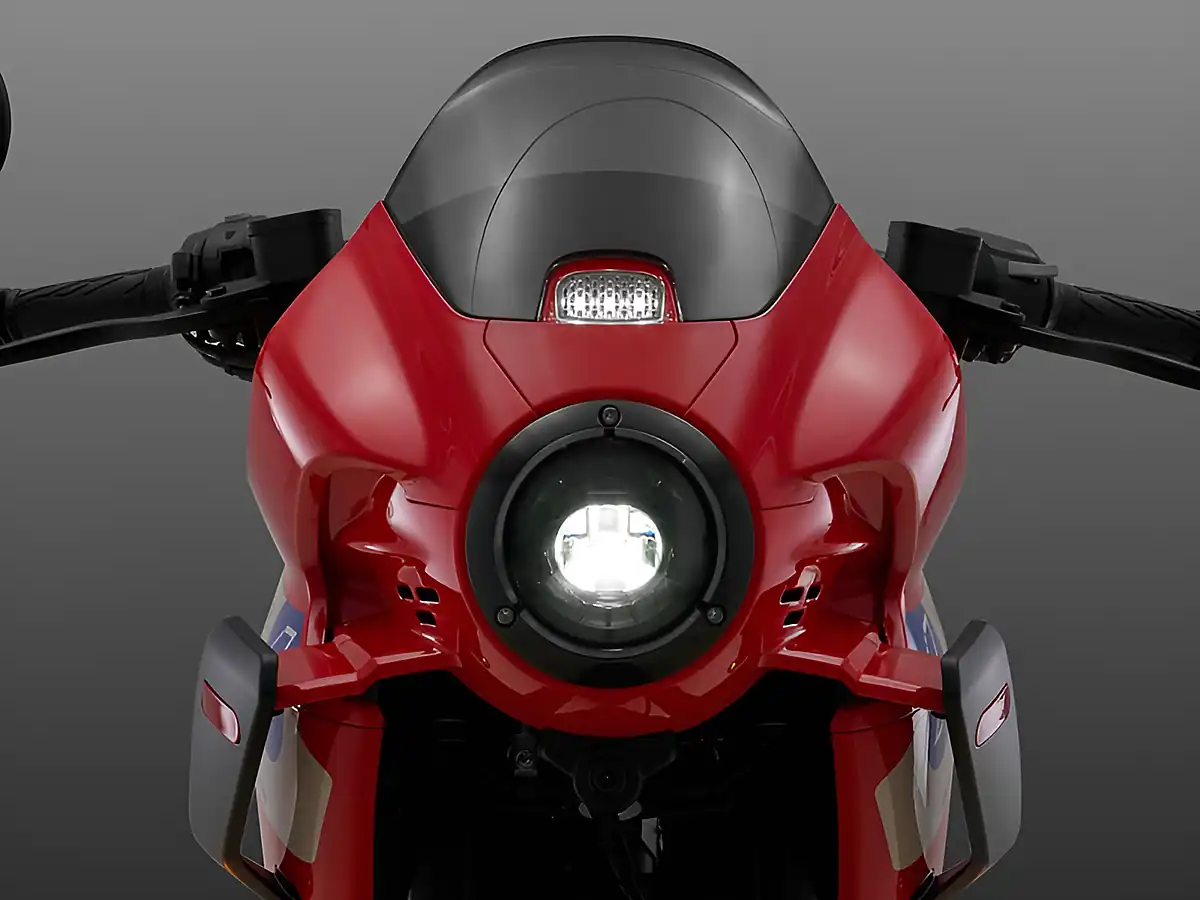 Used 2027 Qjmotor Srk 125 E Red / Silver - Interior and Exterior details 6