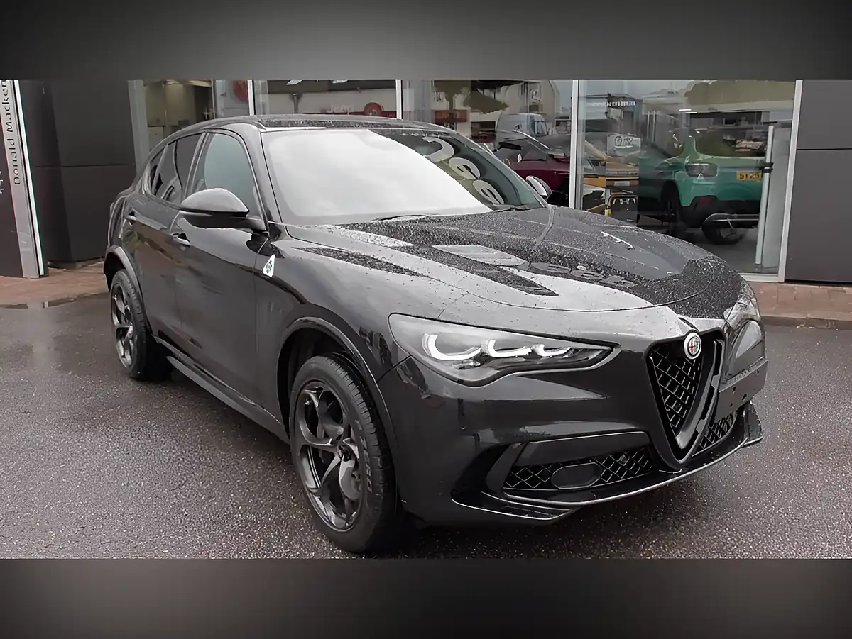 Used Alfa Romeo Stelvio Quadrifoglio Black - Front View