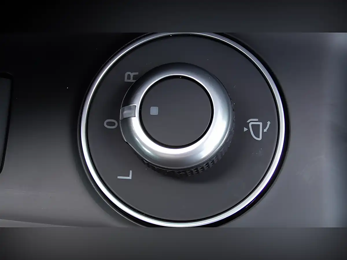 Used Alfa Romeo Stelvio Quadrifoglio Black - Interior and Exterior details 10