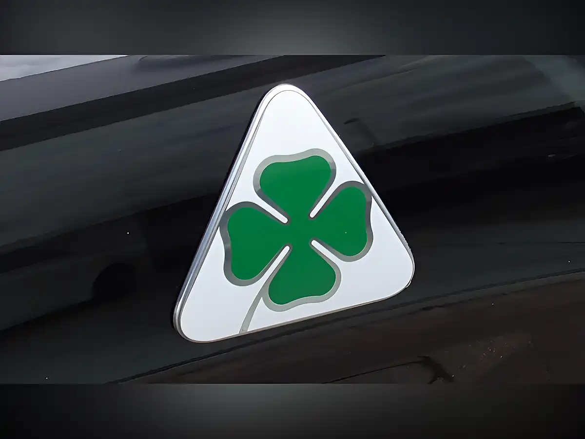 Used Alfa Romeo Stelvio Quadrifoglio Black - Interior and Exterior details 9