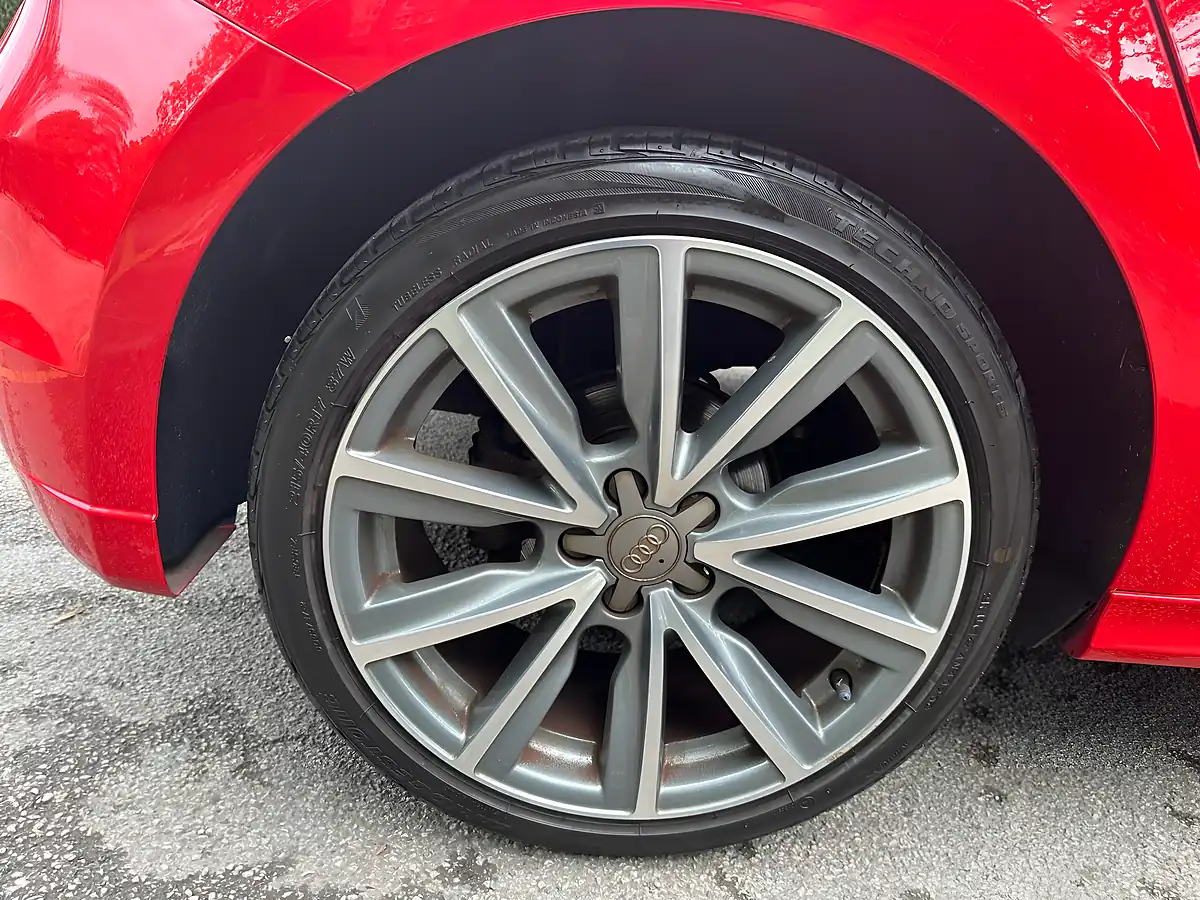 Used Audi A1 S-Line Red - Interior and Exterior details 8