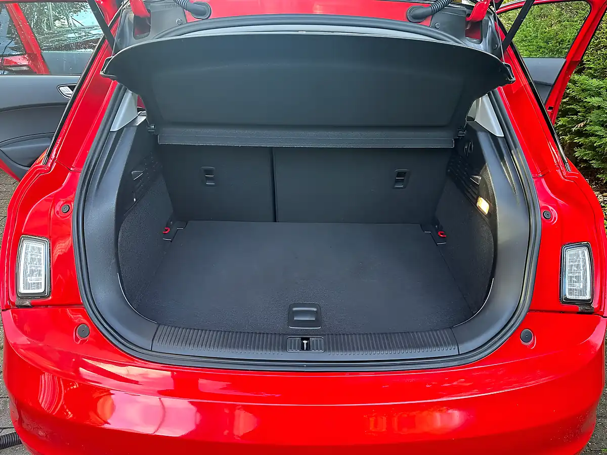 Used Audi A1 S-Line Red - Interior and Exterior details 9