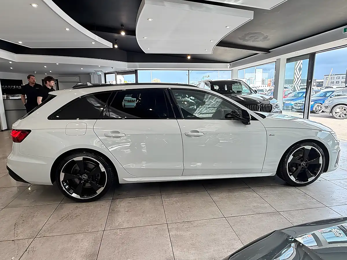 Used Audi A4 Avant Black Edition - Interior and Exterior details 11