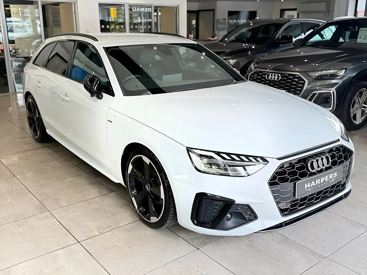 Used Audi A4 Avant Black Edition - Interior and Exterior details 12