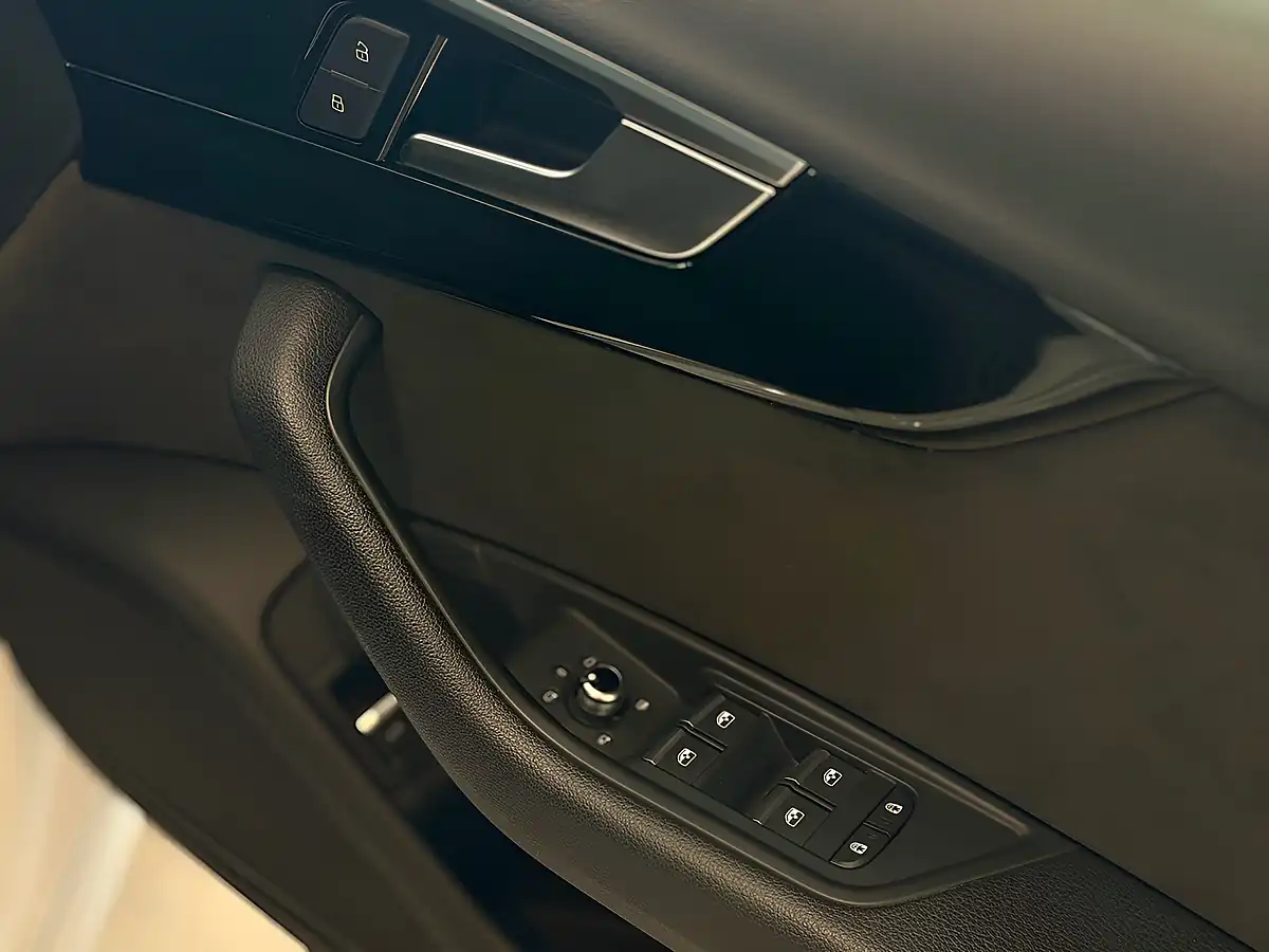Used Audi A4 Avant Black Edition - Interior and Exterior details 15