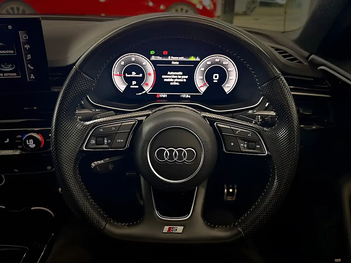 Used Audi A4 Avant Black Edition - Interior and Exterior details 17