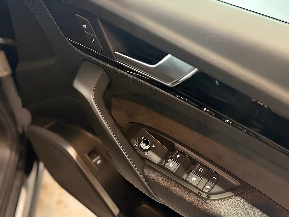 Used Audi Q5 Black Edition - Interior and Exterior details 14