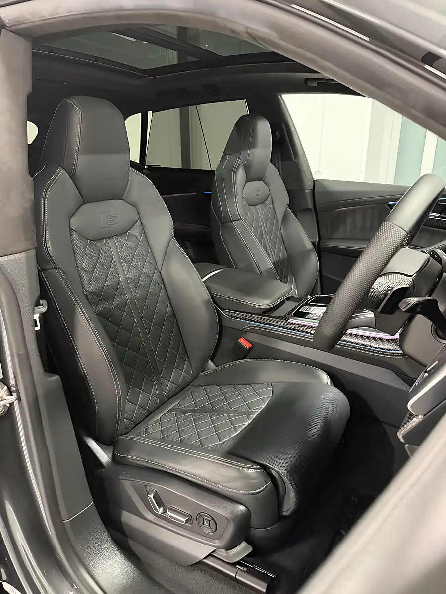Used Audi SQ8 Vorsprung Daytona Grey - Interior and Exterior details 11
