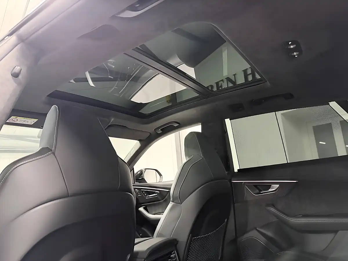 Used Audi SQ8 Vorsprung Daytona Grey - Interior and Exterior details 13