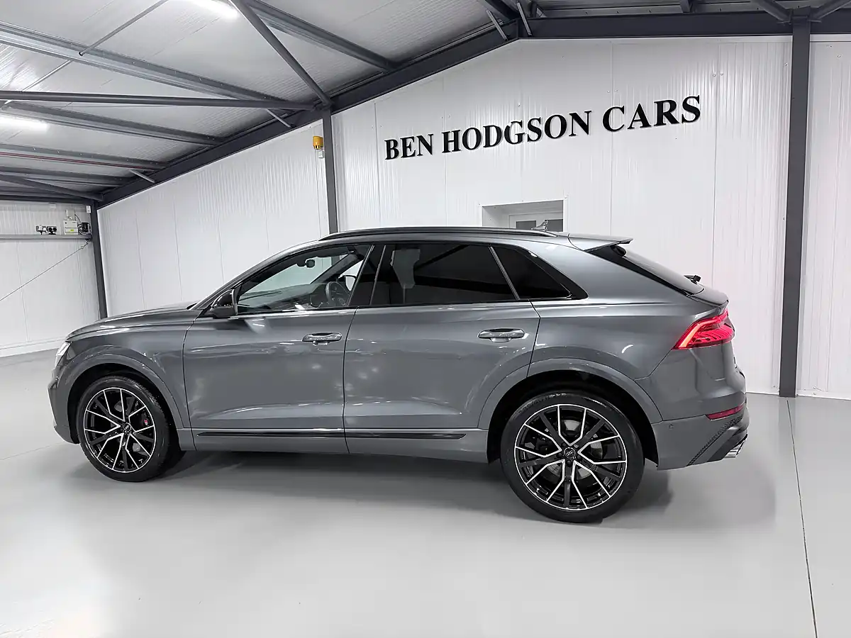 Used Audi SQ8 Vorsprung Daytona Grey - Interior and Exterior details 4
